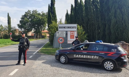 Si fingono carabinieri per truffare un'anziana: "Suo figlio ha causato un grave incidente e ha bisogno di 6mila euro"