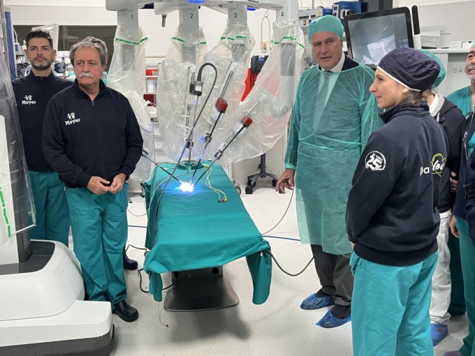 Al Meyer di Firenze un robot chirurgico per operare i piccoli pazienti