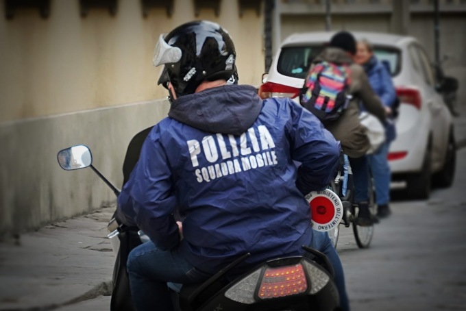 Furti orologi di lusso ai passanti, due denunce a Forte dei Marmi
