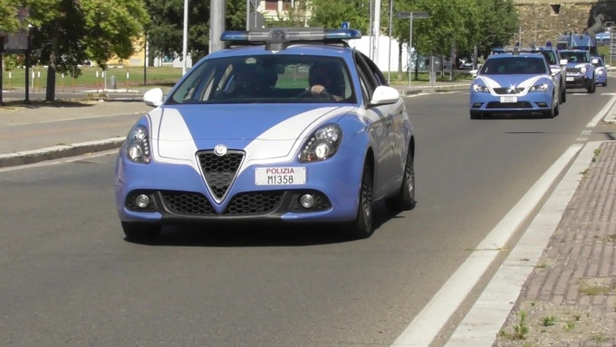 Rapina fuori dal compro oro, fermato l’aggressore