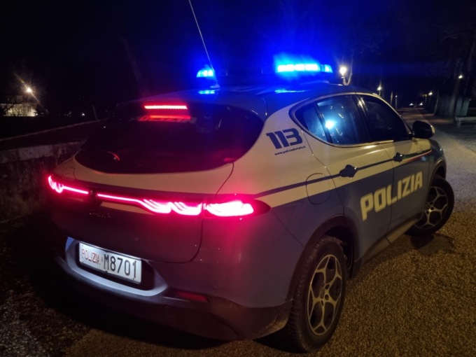 Dallo zaino un odore sospetto e scatta la perquisizione: sequestrati 16 chili di hashish a Firenze