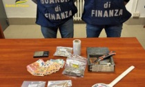 Viareggio, spaccia in appartamento all'ex Campo di Aviazione: sequestrata droga per 7mila euro