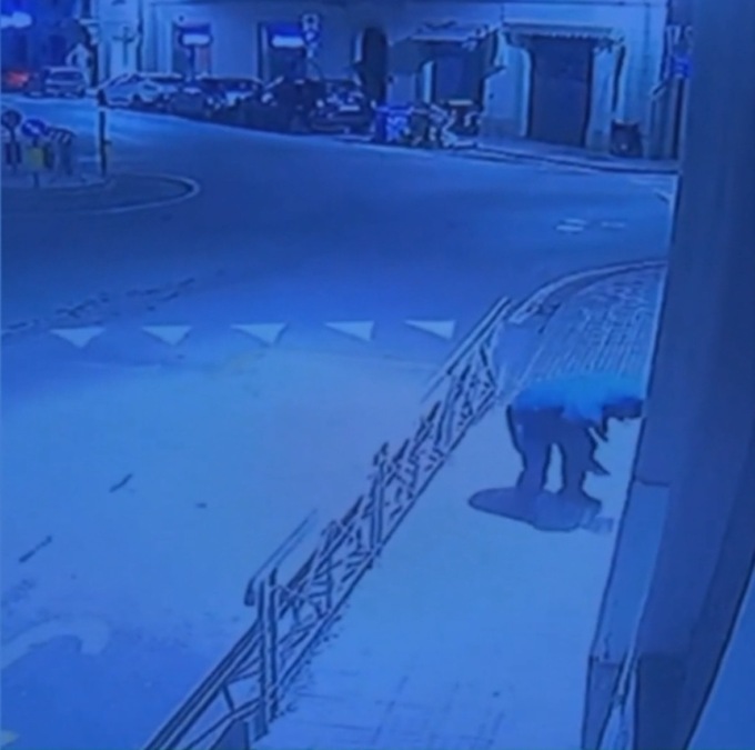 Il video dell’attentato alla caserma dei Carabinieri nel Mugello