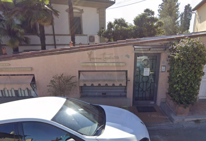 Nuova rapina in gioielleria a Montelupo Fiorentino, puntano pistola alla titolare e fuggono con l’oro