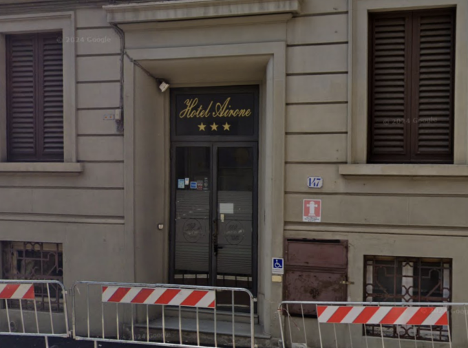 Blitz della Polizia all’ex Hotel Airone di Firenze: in quattro lo occupavano abusivamente
