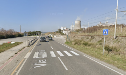 Rosignano, 16enne travolto sulle strisce mentre attraversa la strada: è in gravi condizioni