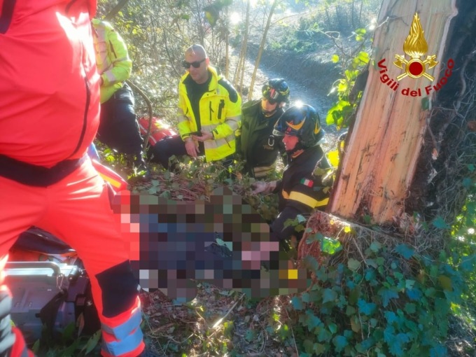 Tragedia sul lavoro a Pescia, operaio 59enne muore travolto da un albero
