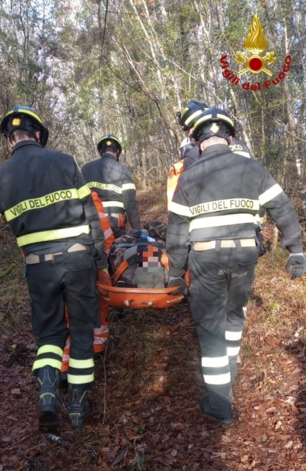 Casole d’Elsa, cacciatore cade in una zona impervia e resta bloccato nel bosco