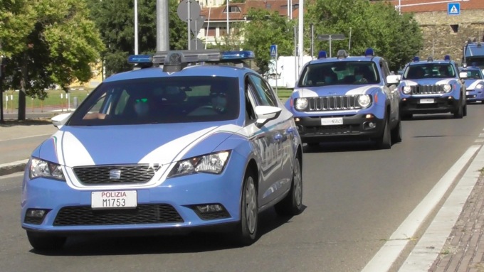 Pontedera (Pisa), terrorizzava i negozianti del centro: arrestato un uomo