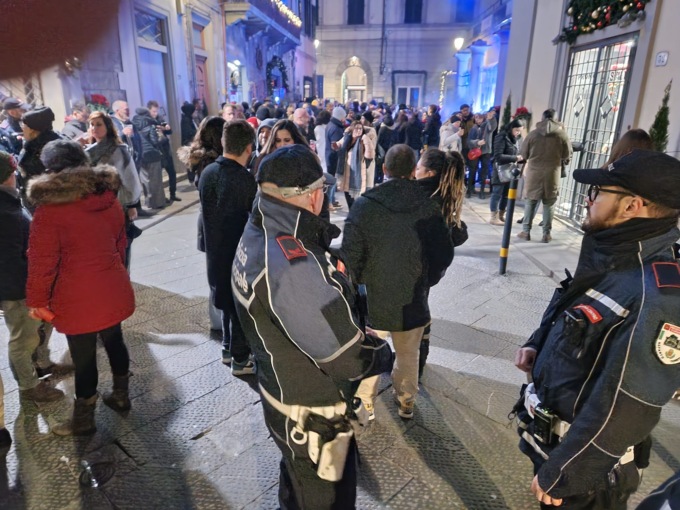 Due feriti per i botti, aggressione e guida in stato di ebbrezza: gli interventi nella notte di Capodanno a Prato