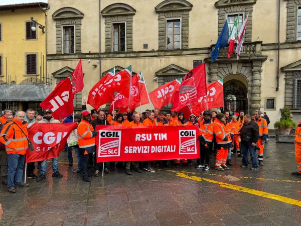 Vertenza Telco, manifestazione a Firenze: “Chiediamo intervento istituzioni”