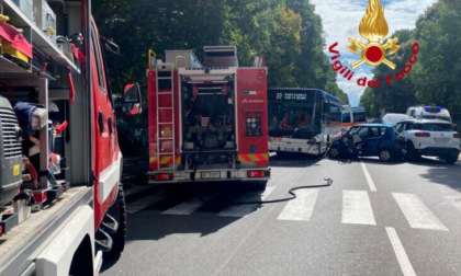 Incidente a Greve, auto ribaltata su un fianco