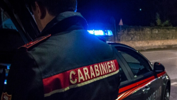 Rapina in villa a Bagno a Ripoli: proprietari minacciati con la pistola di fronte alla figlia di due mesi