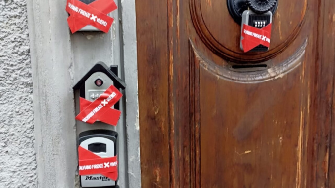 Firenze, scatta le rimozione forzata delle keybox