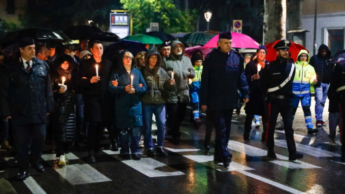 Femminicidio a Rufina, un migliaio di persone alla fiaccolata in memoria di Eleonora