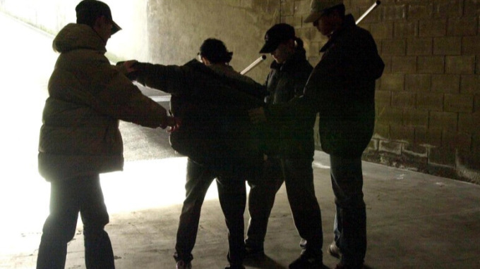 Mega blitz contro bande e baby gang