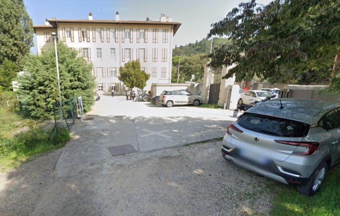 Paziente minaccia  e blocca per quattro ore il reparto pischiatrico