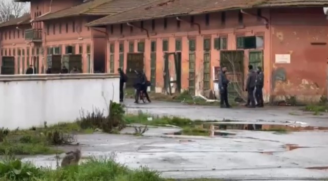 Ex ippodromo Mulina a Firenze, sgombero all’alba. Allontanati in venti
