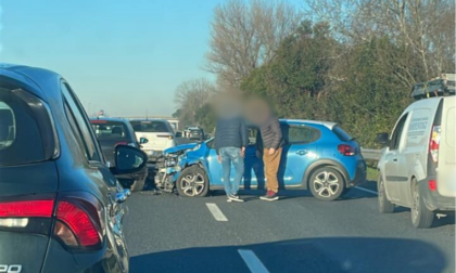 Incidente a Cascina, traffico bloccato sulla Fi-Pi-LI