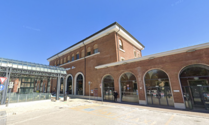 Scende dal treno e viene accoltellato: 25enne di Lucca ferito alla stazione di Foligno