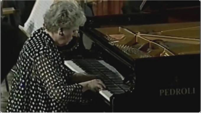Addio a Maria Tipo, la “signora del pianoforte”