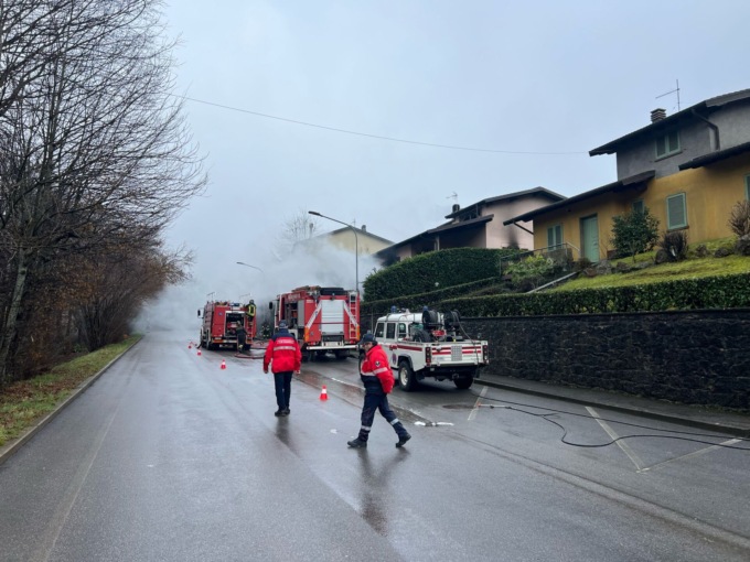 Omicidio a Vernio: accoltella la madre, poi appicca il fuoco alla villetta