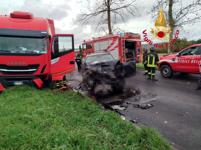 Schianto a Certaldo tra auto e camion: conducente portato a Careggi in codice rosso