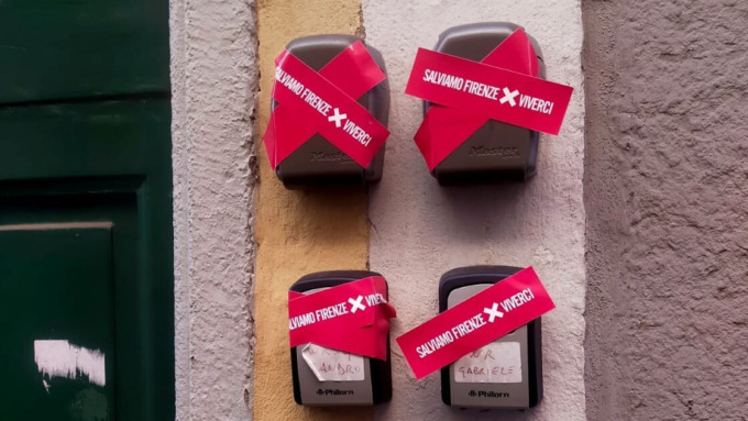 Firenze, è cominciata la ritirata delle keybox