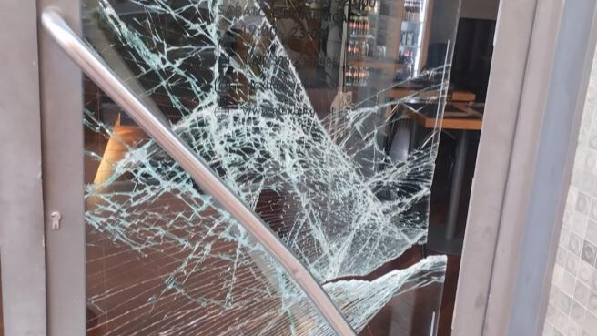 Isolotto, furto con spaccata: colpita la profumeria Marionnaud di viale Talenti
