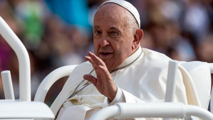 In preghiera per il Papa, l’arcivescovo Gambelli: “Ci raccogliamo perché il Signore gli dia forza”