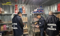 Contrabbando di prodotti da fumo: maxi-sequestro della Guardia di finanza a Lucca