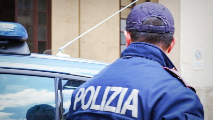 Controlli straordinari della polizia: 200 persone identificate