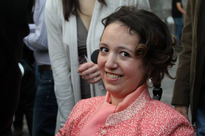Paola Tricomi e la sua battaglia. L’appello: “Aiutatemi, ho astrofia muscolare spinale ma non riesco ad avere servizi”
