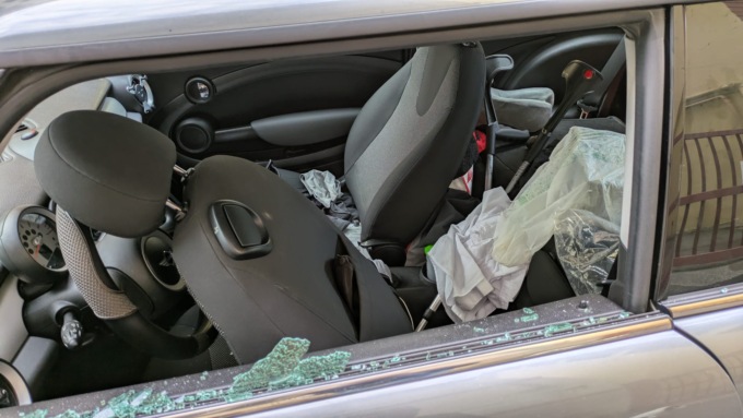Firenze, torna l’incubo spaccate in San Jacopino: colpite 7 auto
