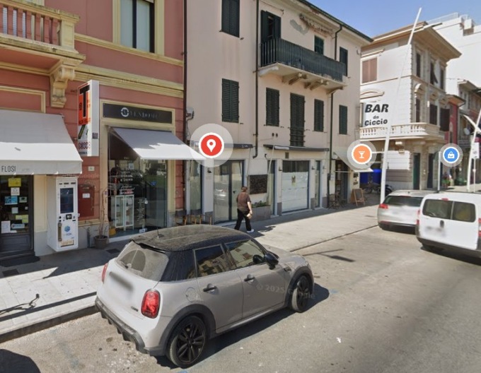 Colpo al negozio di lusso. Via borse griffate dal valore di 50mila euro