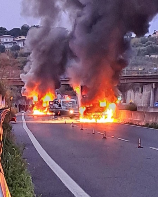 Assalto al porta valori a San Vincenzo: panico in strada. Banditi portano via 3 milioni