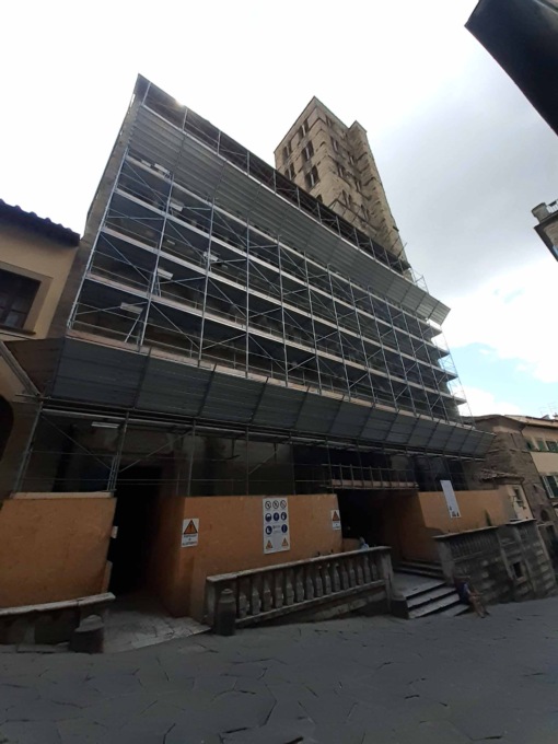 Arezzo, al via il restauro della facciata della Pieve di Santa Maria. Patron di Prada dona un milione di euro