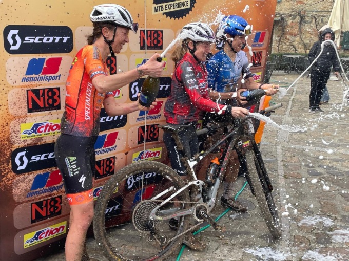Granfondo di Monteriggioni, che sogno. Doppietta Scott alla 33esima edizione