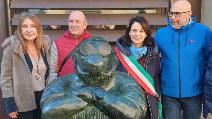 Scandicci, svelata la statua di Bobo
