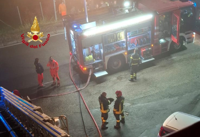 Borgo San Lorenzo (Firenze), incendio nella notte: appartamento distrutto ma nessun ferito