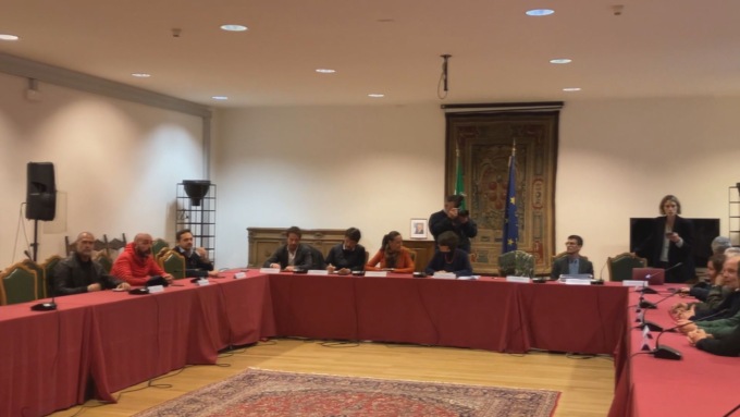 Taxi, riparte il servizio a Santa Maria Novella: trovato l’accordo in Prefettura