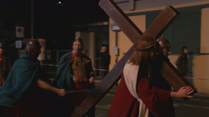 Grassina, emozione per la Via Crucis