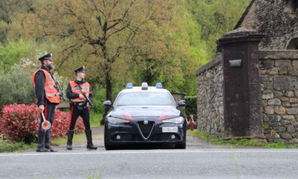 Dà in escandescenze in un bar e aggredisce i carabinieri: arrestato 33enne
