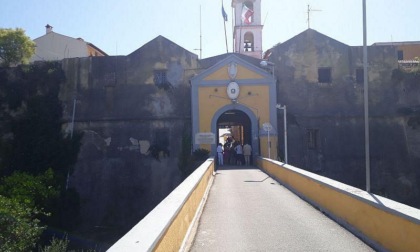 Carcere di Porto Azzurro, agente si suicida