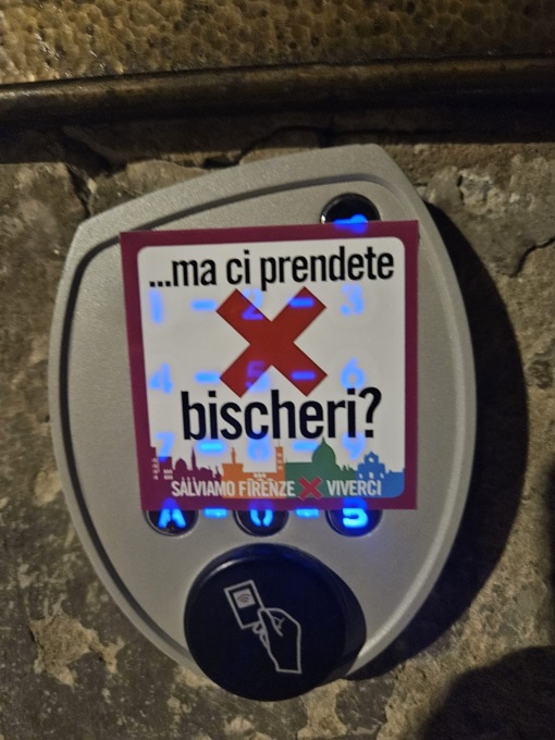 ‘Keybox sostituite dai tastierini’, blitz di protesta a Firenze