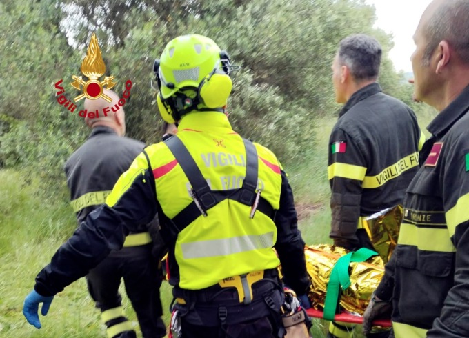 Disperso in zona impervia, salvato dai vigili del fuoco