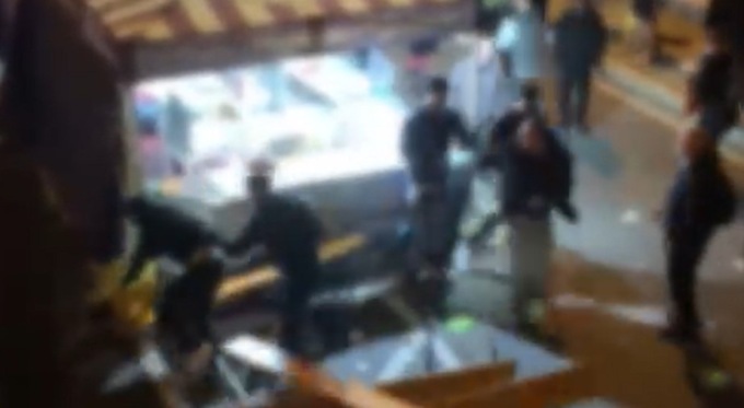 Cinque giovani denunciati per l’aggressione allo Street Food di Piombino: uno è minorenne