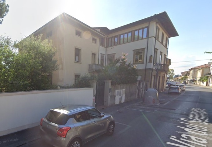 Prato, villa Liberty trasformata in affittacamere abusivo: scoperti 33 posti letto e attività illecite