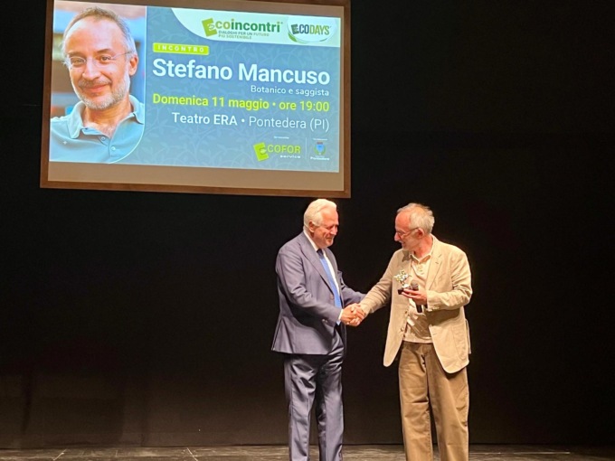 Al neuroscienziato Stefano Mancuso, intellettuale dell’ambiente, il Pegaso d’oro alla cultura