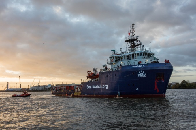 Sea-Watch 5 con 190 migranti a bordo